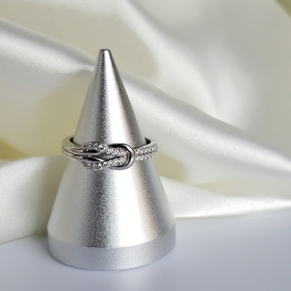 NEW 925 Sterling Silver Pave CZ Diamond Modern Looped Infinity Ring - Picture 10 of 10